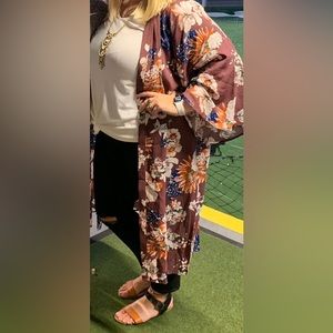 💥$5 FLASH SALE 💥 Floral kimono